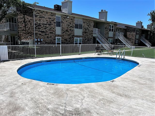 2200 E Trinity Mills Road 301, Carrollton, TX 75006