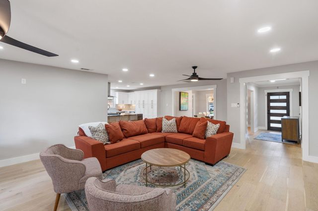 4423 Apollo Street, Houston, TX 77018