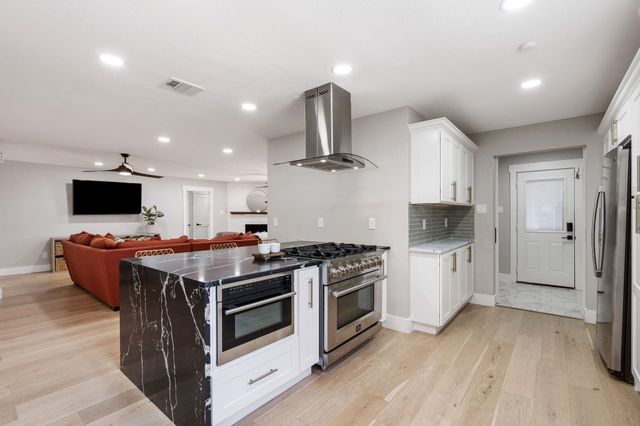 4423 Apollo Street, Houston, TX 77018