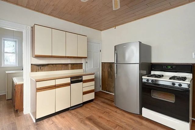 126 Neponset Ave 1, Boston, MA 02122