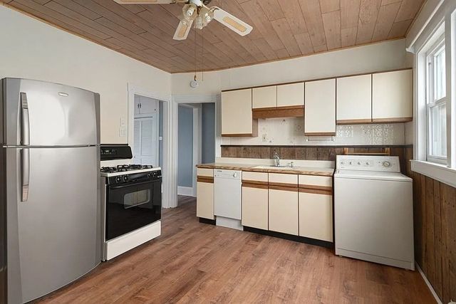 126 Neponset Ave 1, Boston, MA 02122