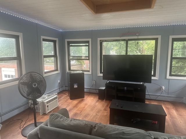 126 Neponset Ave 1, Boston, MA 02122