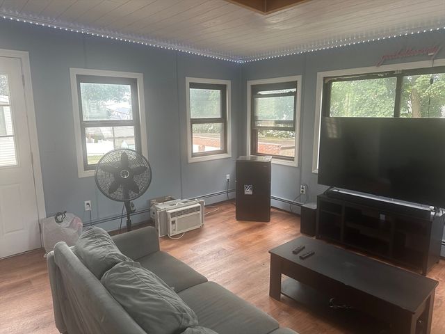 126 Neponset Ave 1, Boston, MA 02122