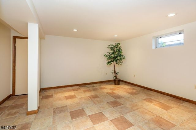 52 Sommer Ave, Glen Ridge Boro Twp., NJ 07028