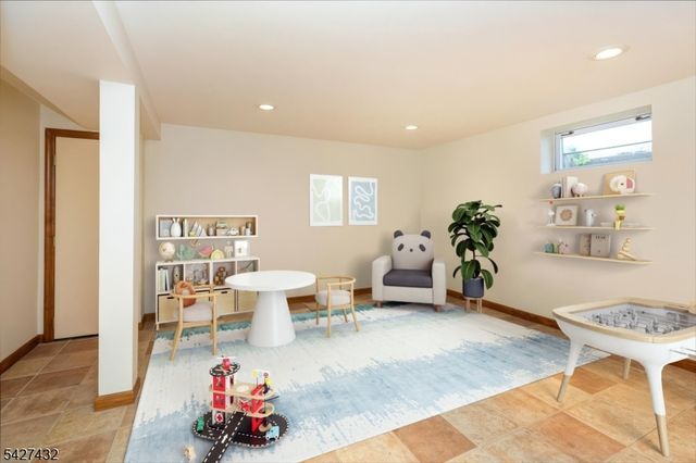 52 Sommer Ave, Glen Ridge Boro Twp., NJ 07028