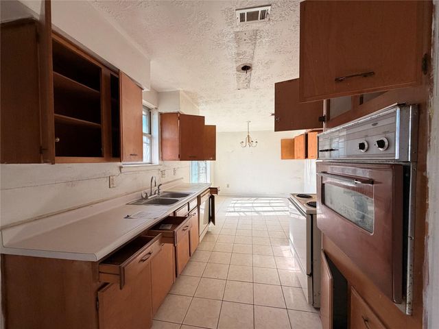 11807 Sharpview Drive, Houston, TX 77072