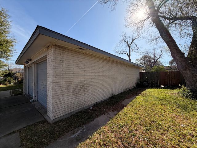 11807 Sharpview Drive, Houston, TX 77072