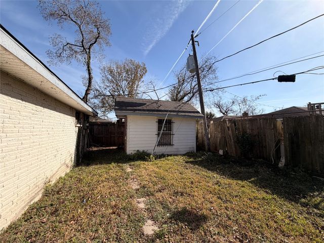 11807 Sharpview Drive, Houston, TX 77072