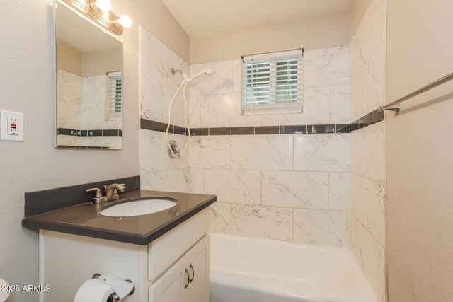 7460 W CINNABAR Avenue, Peoria, AZ 85345