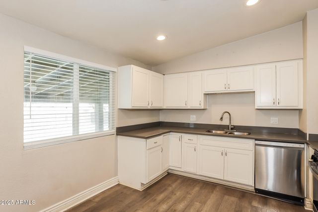 7460 W CINNABAR Avenue, Peoria, AZ 85345