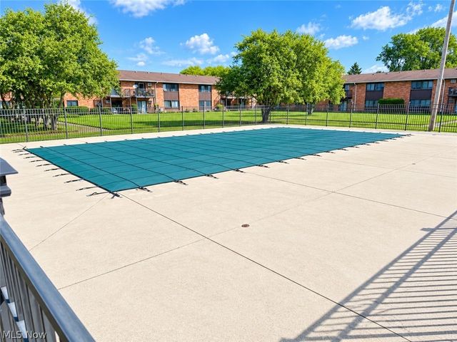23865 David Drive 204, North Olmsted, OH 44070