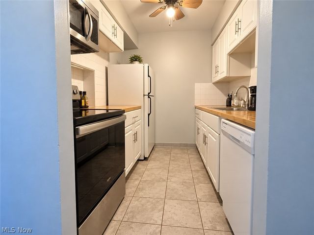 23865 David Drive 204, North Olmsted, OH 44070
