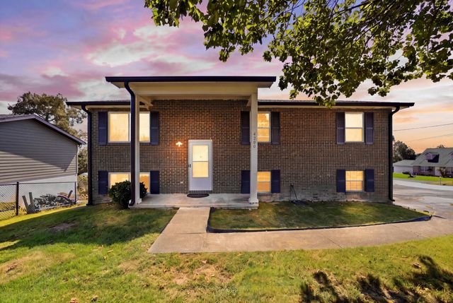 4200 Shady Oak Drive, Ooltewah, TN 37363