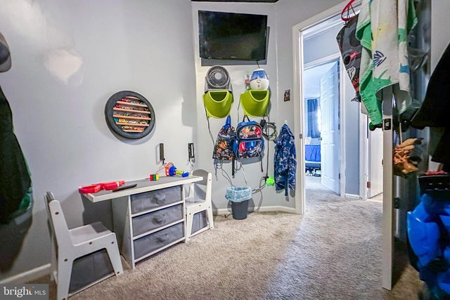 1605 PIN OAK RD, Williamstown, NJ 08094