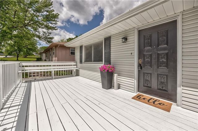 12212 E 32nd Street S, Independence, MO 64052