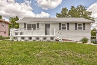 12212 E 32nd Street S, Independence, MO 64052