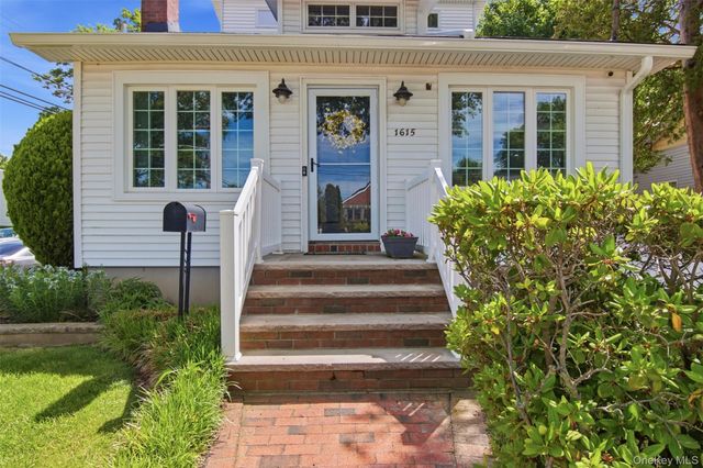 1615 Estelle Avenue, Elmont, NY 11003