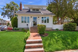 1615 Estelle Avenue, Elmont, NY 11003