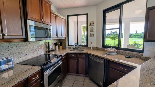 185 CANDELERO DRIVE 671, Humacao, PR 00791