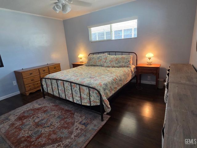 2115 Bedford Way, Bakersfield, CA 93308