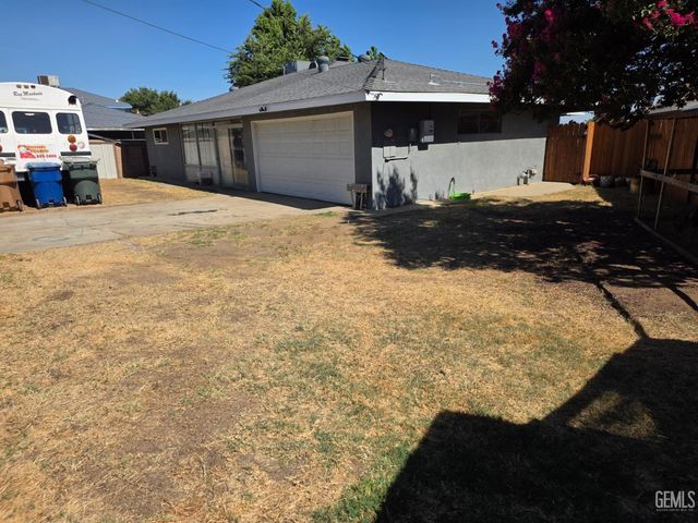 2115 Bedford Way, Bakersfield, CA 93308