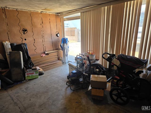 2115 Bedford Way, Bakersfield, CA 93308