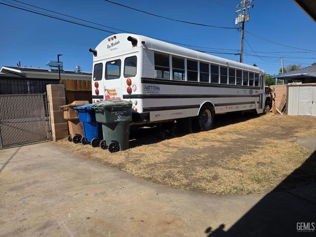 2115 Bedford Way, Bakersfield, CA 93308
