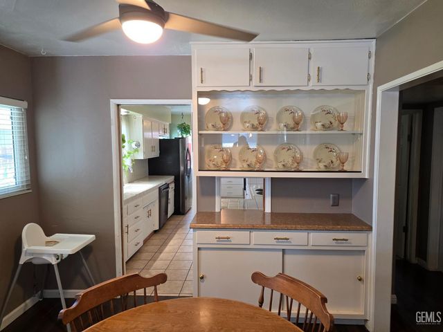 2115 Bedford Way, Bakersfield, CA 93308