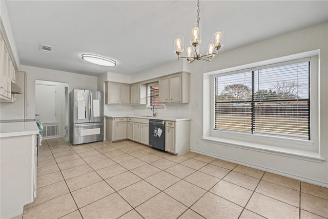 556 Vista Dr, Odem, TX 78370