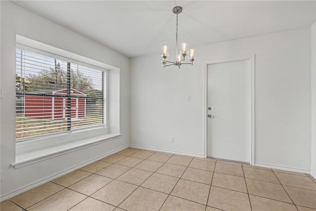 556 Vista Dr, Odem, TX 78370