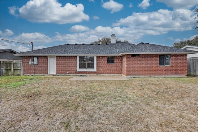 556 Vista Dr, Odem, TX 78370