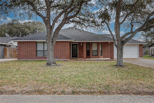 556 Vista Dr, Odem, TX 78370
