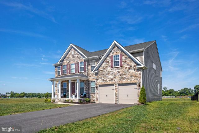 10052 PREMIER ST, Fredericksburg, VA 22408