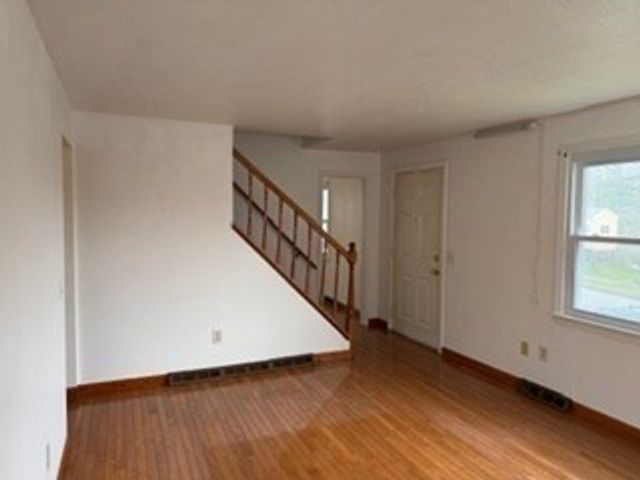 55 Parsons Hill Dr, Worcester, MA 01603