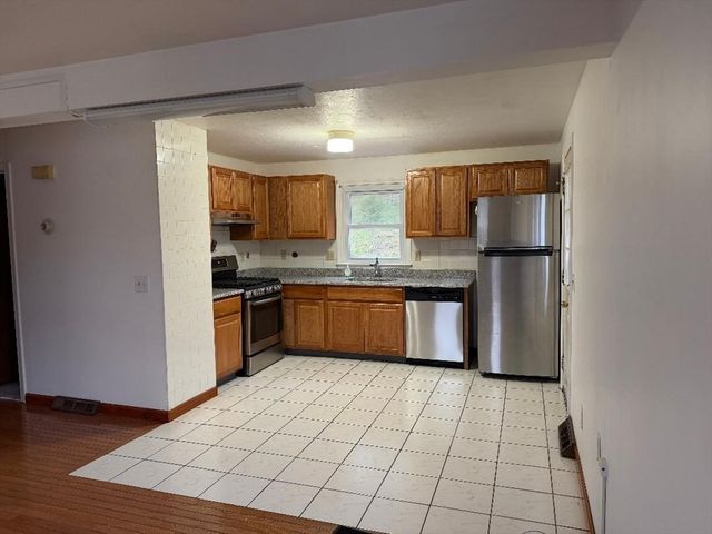 55 Parsons Hill Dr, Worcester, MA 01603