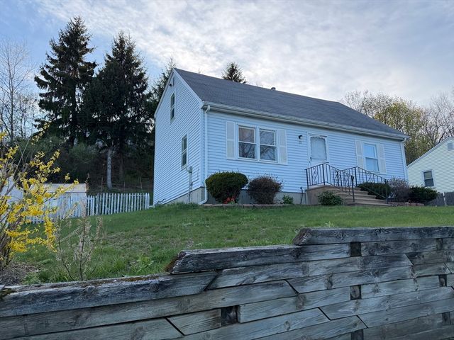 55 Parsons Hill Dr, Worcester, MA 01603