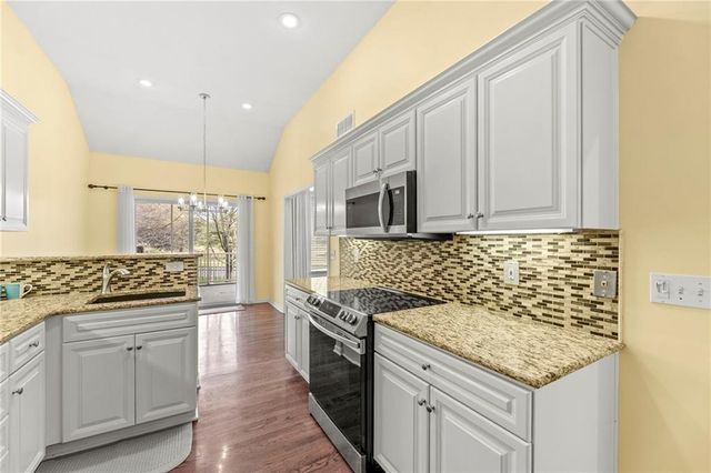 6414 W 133rd Terrace, Overland Park, KS 66209