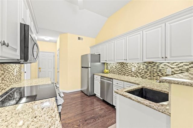 6414 W 133rd Terrace, Overland Park, KS 66209