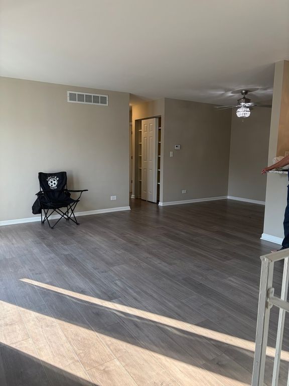 29W603 WINCHESTER Circle N 4, Warrenville, IL 60555 — photo 3