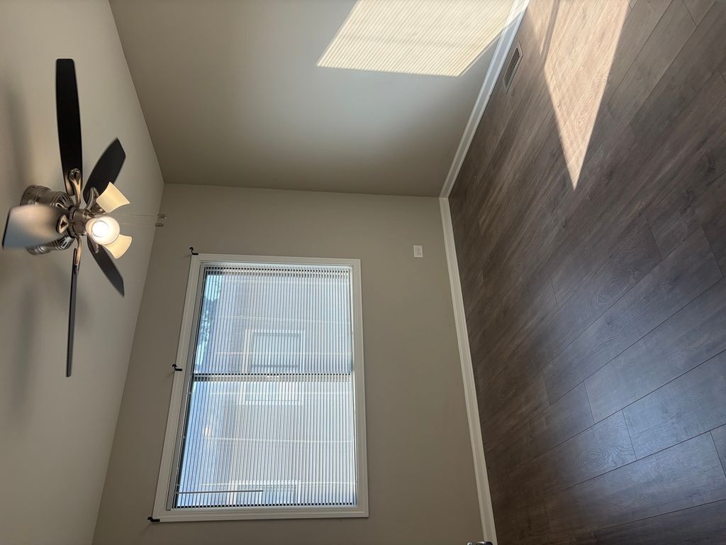 29W603 WINCHESTER Circle N 4, Warrenville, IL 60555 — photo 4