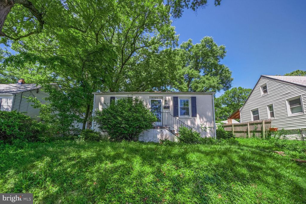 9506 52ND AVE, College Park, MD 20740