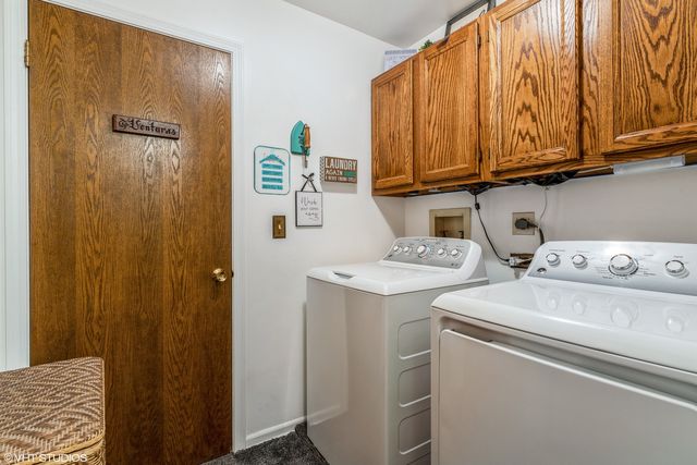 8100 W Foster Lane 510, Niles, IL 60714