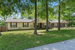 408 S Parrott Drive, Huntsville, AR 72740