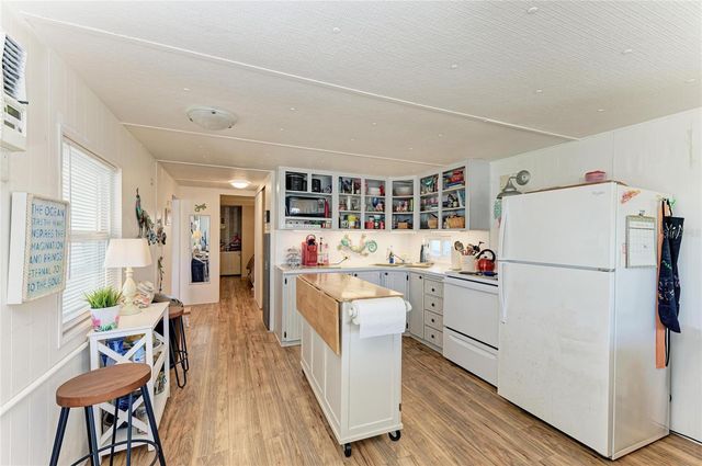 214 52ND AVENUE DRIVE W, Bradenton, FL 34207