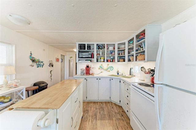 214 52ND AVENUE DRIVE W, Bradenton, FL 34207