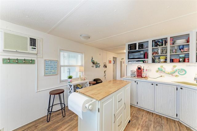 214 52ND AVENUE DRIVE W, Bradenton, FL 34207