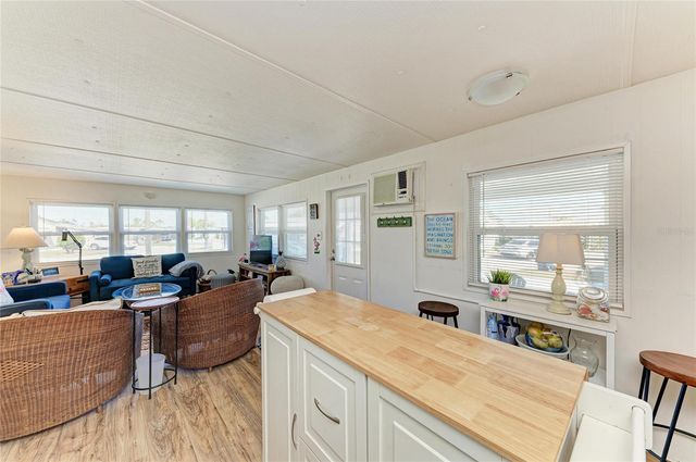 214 52ND AVENUE DRIVE W, Bradenton, FL 34207