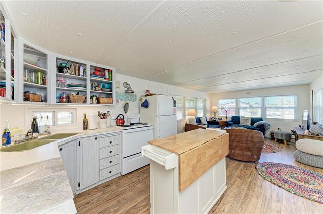 214 52ND AVENUE DRIVE W, Bradenton, FL 34207