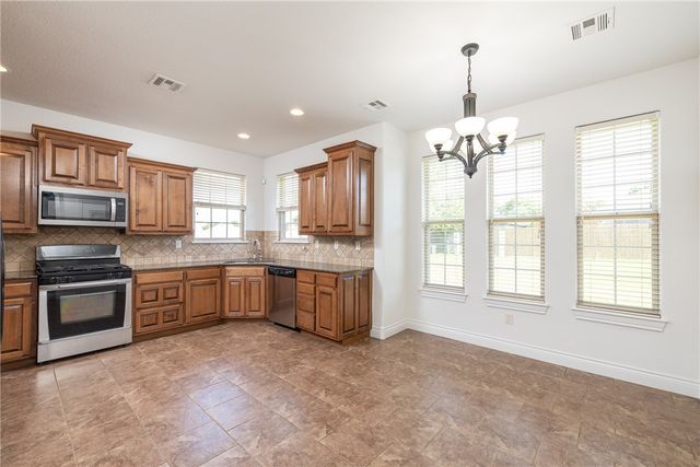 4750 W Homespun Drive, Fayetteville, AR 72704