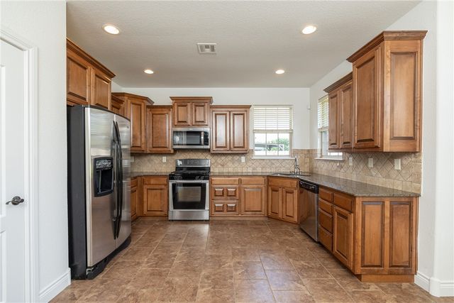 4750 W Homespun Drive, Fayetteville, AR 72704